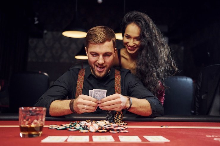 Antarmuka aplikasi punya toto menampilkan permainan slot Aviator dan Sweet Bonanza
